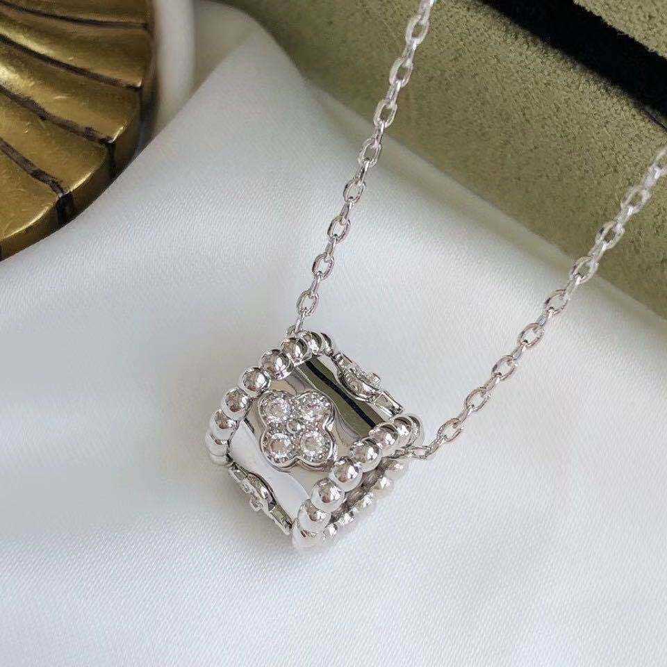 Designer pendant necklace Sweet VanCA Necklace 925 Sterling Silver Plated 18K Gold Diamond Set Small Man Waist Tube Pendant Collar Chain OX0W