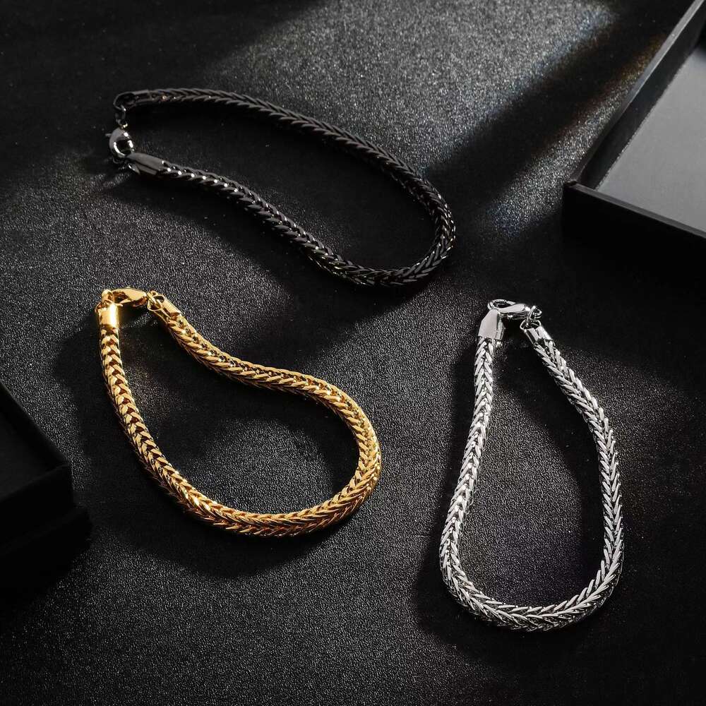 Mannelijke Koreaanse versie Trendy studentenpersoonlijkheid Cool, eenvoudig en veelzijdig 2 mm fijngeweven mannelijke sieraden titanium stalen armband