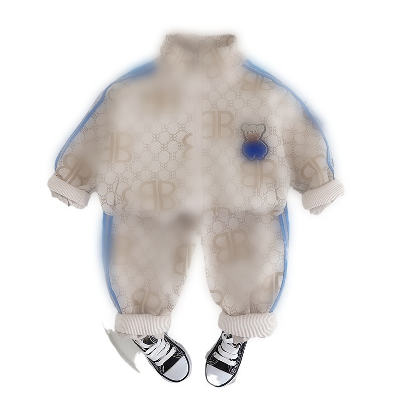 Ragazzi del bambino lettera stampata set di vestiti casuali bambini orso ricamo giacca pantaloni larghi 2 pezzi 2024 primavera bambini cartoni animati abiti Z7031