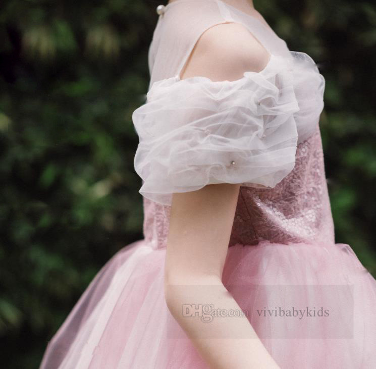 Kız Pullu Nakış Performans Elbisesi Sakura Pembe Uyku Güzel Prenses Giysileri Çocuklar Dew Omuz Dantel Tül Uzun Elbiseler Z7022