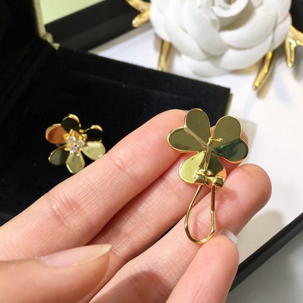 High Finish Rose gold three leaf clover flowers Six petal Stud Earrings For Women earings fashion jewelry enlish lock 1 6cm282f