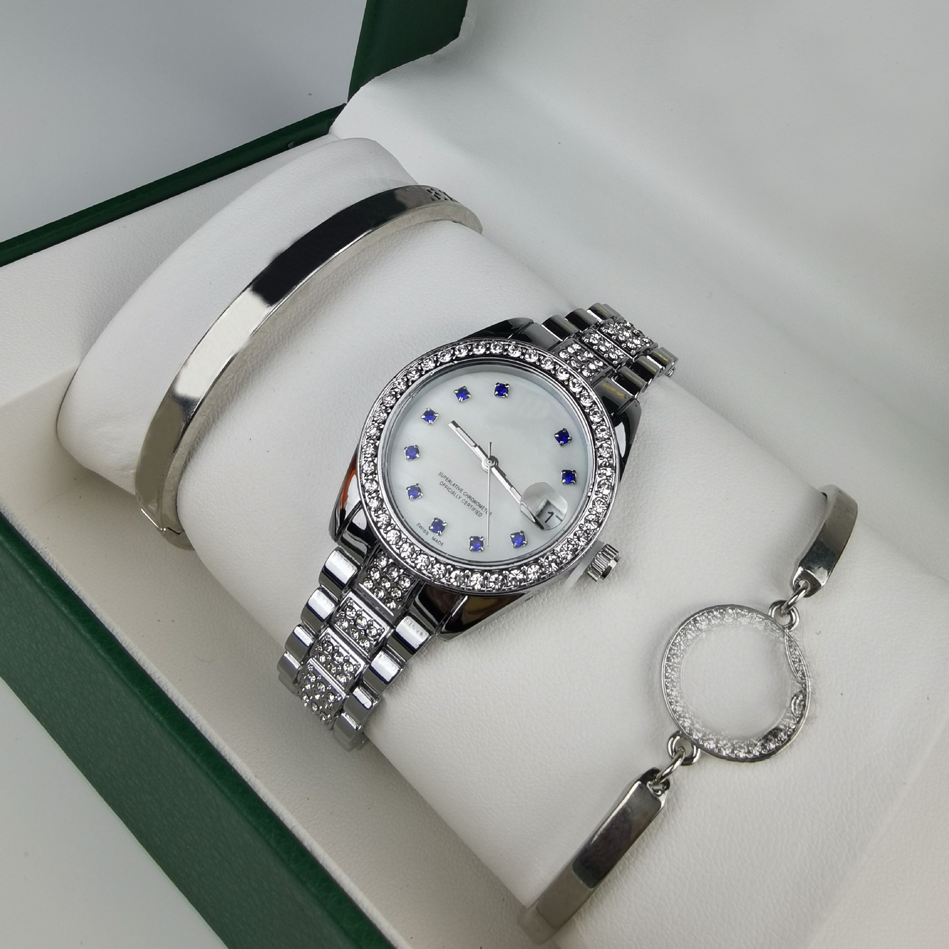 2023 Novo relógio de quartzo masculino de luxo pulseira conjunto de 3 peças com estrela do céu completo e design de diamante à prova d'água relógio automático com data relógio feminino de aço inoxidável esportivo