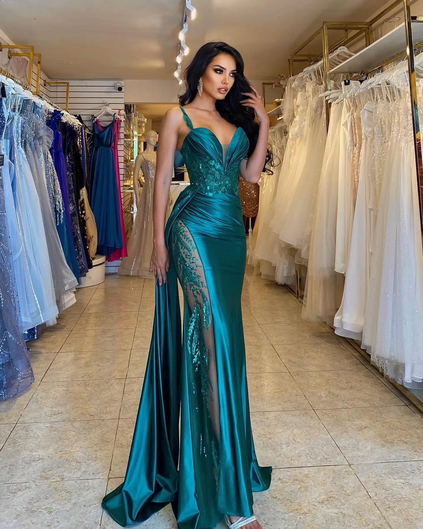 Sexy Emerald Green Prom Dresses Illusion Side Sequins Evening Gowns Pleats Formal Red Carpet Long Special Occasion dress YD