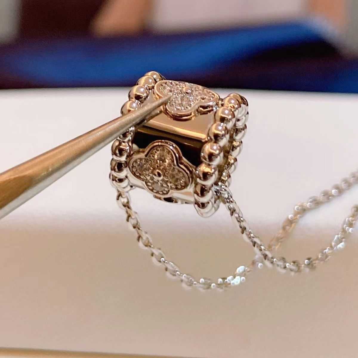 Дизайнерское ожерелье-подвеска Sweet Love Vanca Jade Серебряный бриллиантовый воротник-цепочка из бисера 18-каратного розового золота сетка Красный четырехлистный травяной калейдоскоп для женщин N218