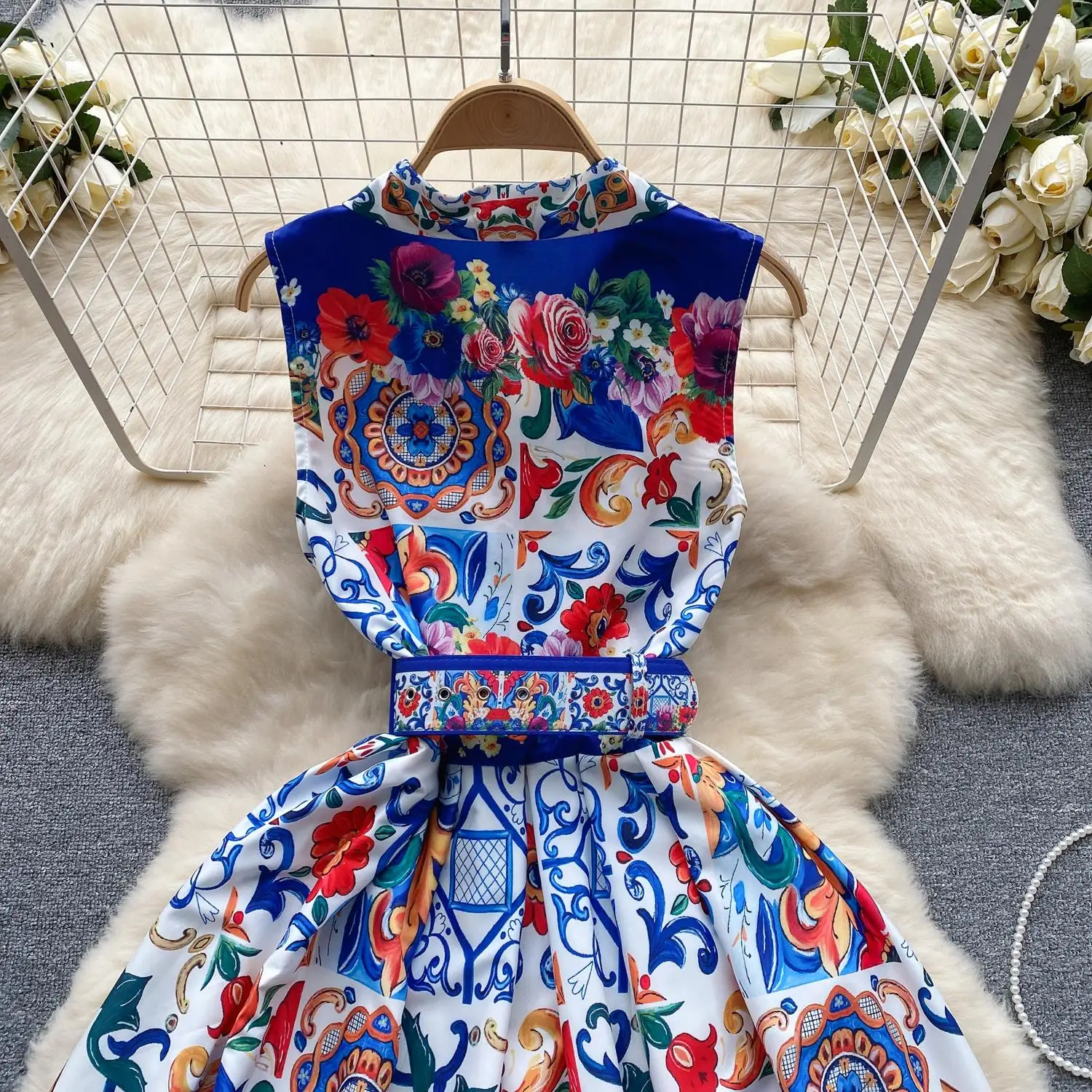 Casual jurken elegante zomer blauw en wit porselein tankjurk dames revers mouwloos enkele rij knopen bloemenprint riem strandfeest vestido 2024