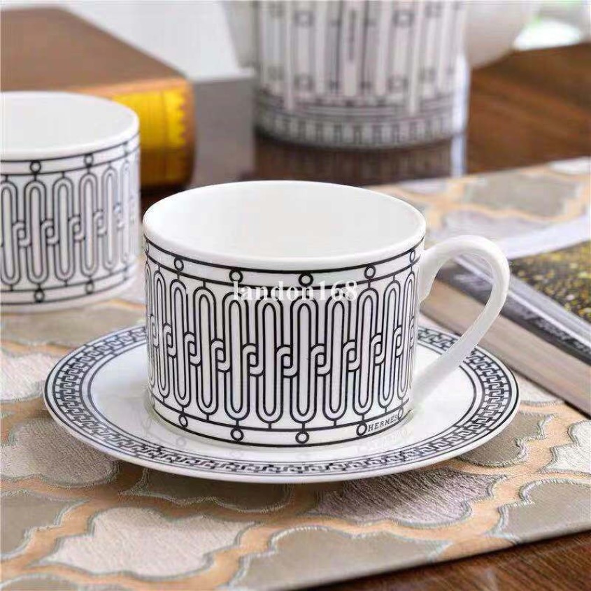 Simples 4 pçs conjunto moderno design preto e branco osso china ocidental talheres conjuntos de jantar porcelana xícara de café e pires gi237s