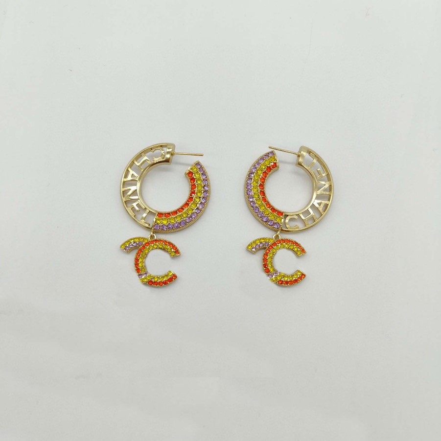 2023 Boucle d'oreille de charme de qualité de luxe avec un design de forme ronde en diamant de couleur blanche et rouge avec tampon de boîte PS7501A323Z