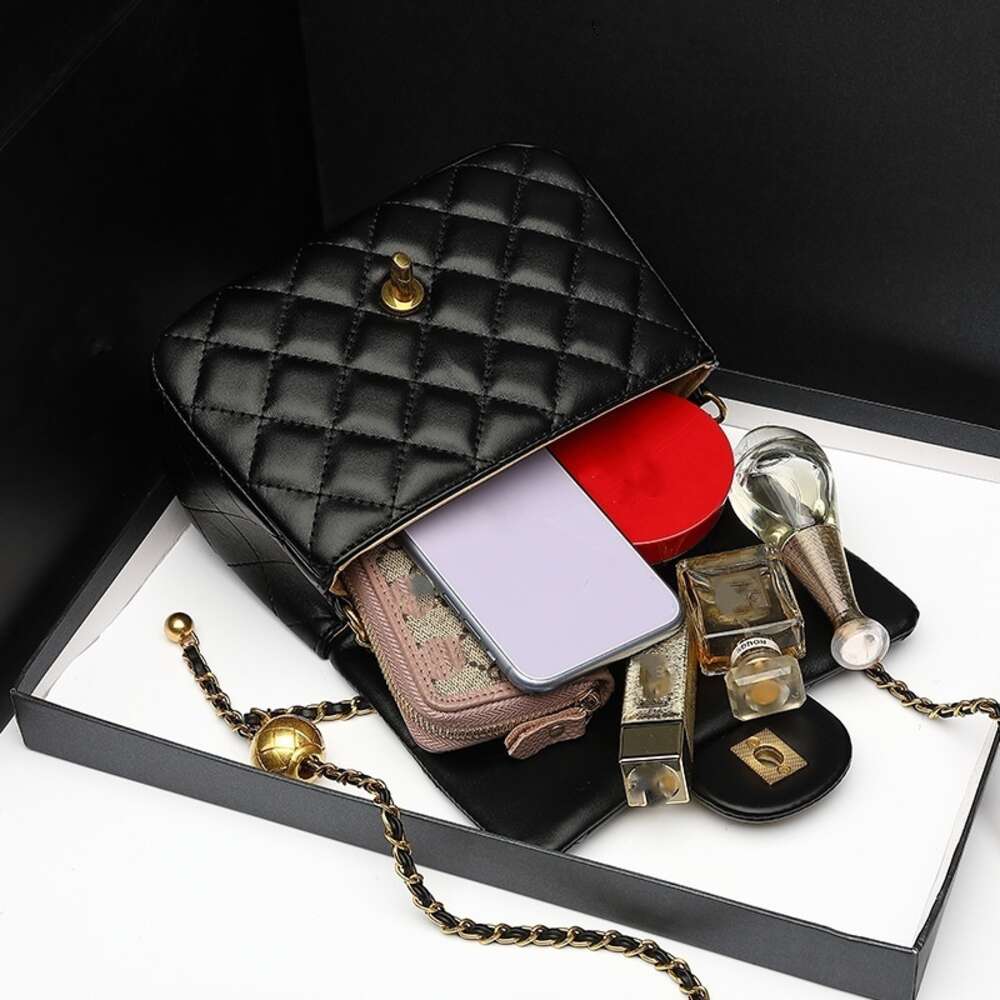 Borsa all-in-one di design da donna New Little Fragrant Wind Golden Ball Square Fat Man Diamond Plaid Chain Borsa da donna in vera pelle monospalla a tracolla alla moda