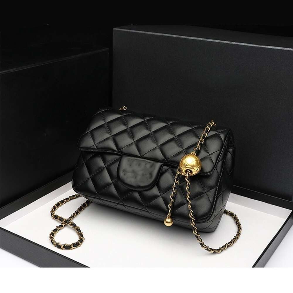 Borsa all-in-one di design da donna New Little Fragrant Wind Golden Ball Square Fat Man Diamond Plaid Chain Borsa da donna in vera pelle monospalla a tracolla alla moda