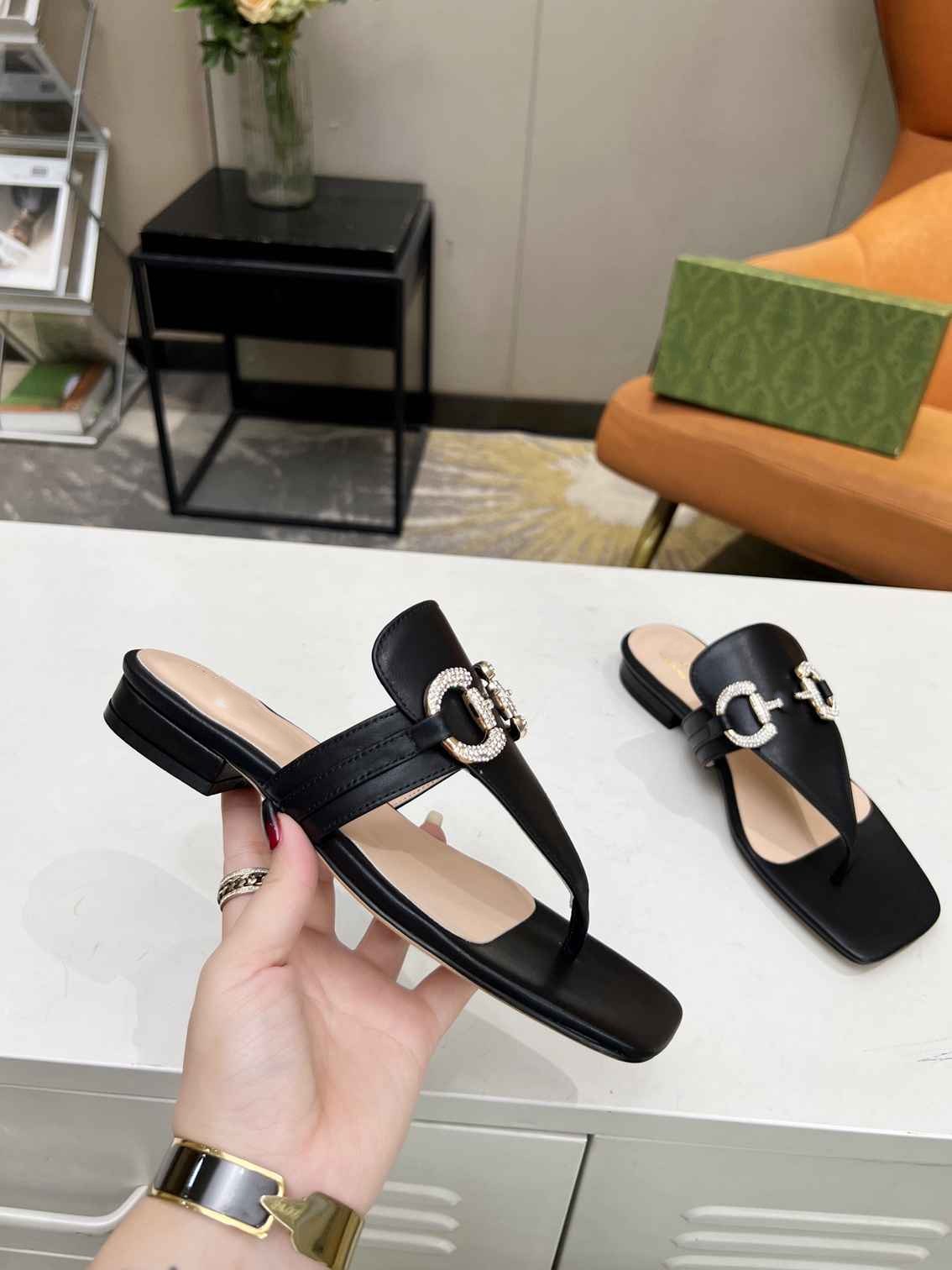 30Model 2024 fashion designer ladies flip flops simple youth slippers moccasin shoes suitable for spring summer and autumn hotels beaches other places 35-42