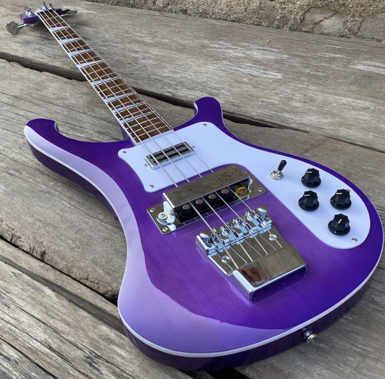 Anpassad Rickenback -stil 4003 Electric Bass Guitar, Transparent Purple, Basswood Body, Maple Neck