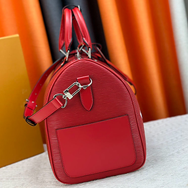 Modedesigner väskor Keepall Leather Weekend Travel Påsar Mycket bra justerbar avtagbar axelrem Skick Röda svarta storlekar 45*27*20 cm