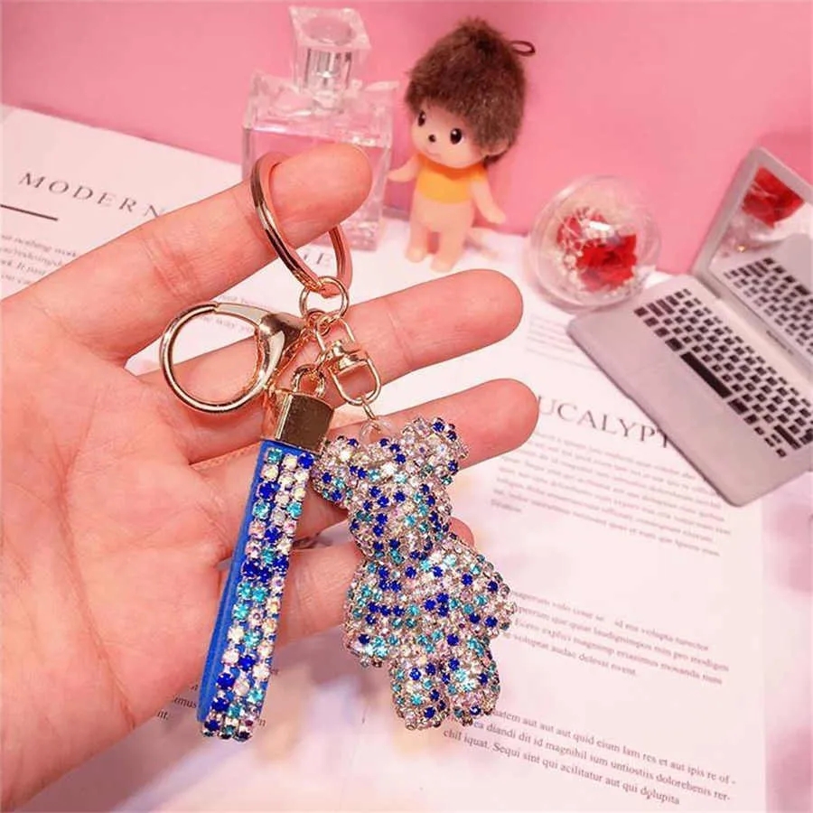 2024 Fancy Strass Rhinestone Diamond Bear Animal Keychain Leather Strap Car Key Chain Bag Pendant 3-15