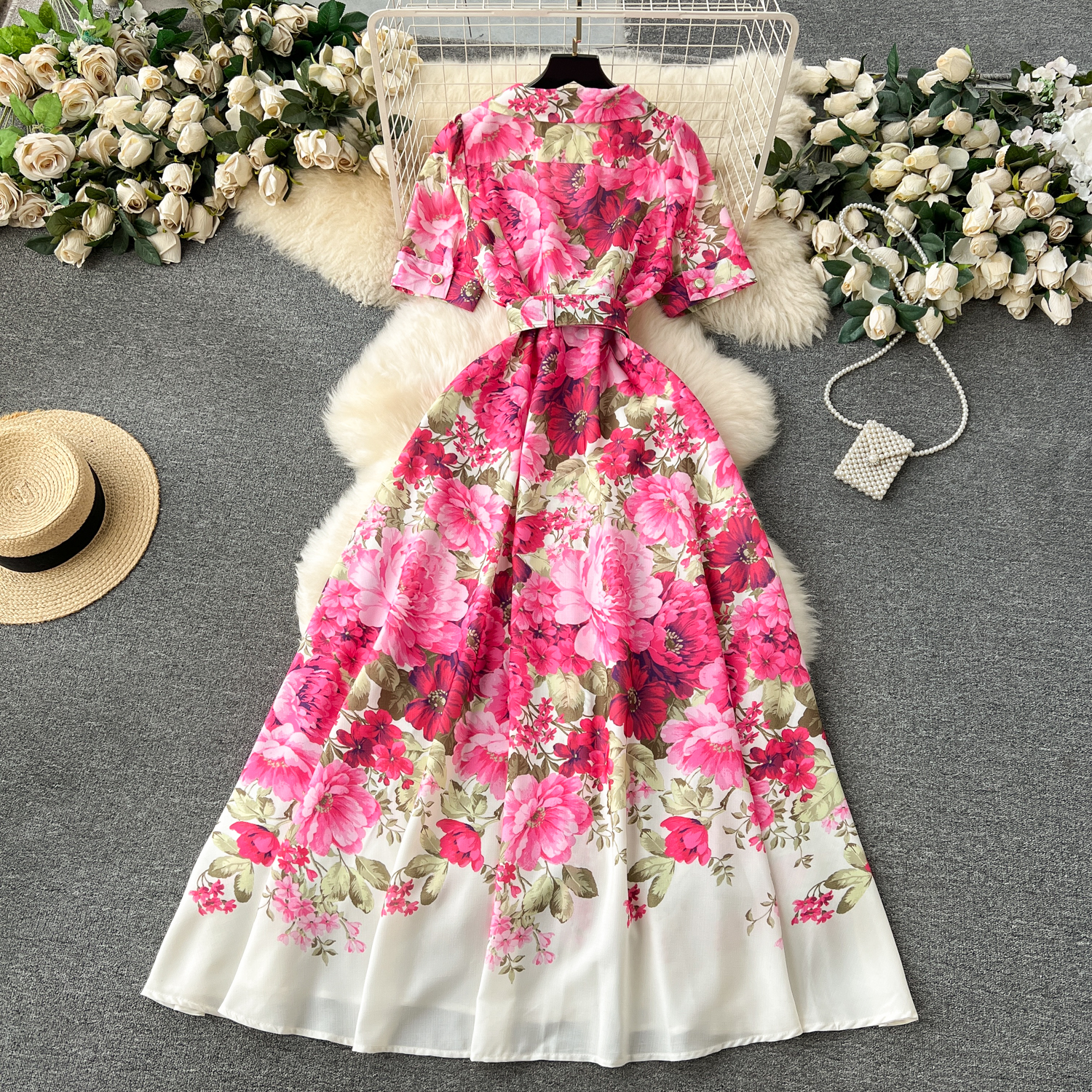 Grundläggande casual kvinnliga klänningar Summer Runway Beach Dress Women's hacked krage Kort ärm Single Breasted Floral Print Belt Long Boho Party Vestidos 2024