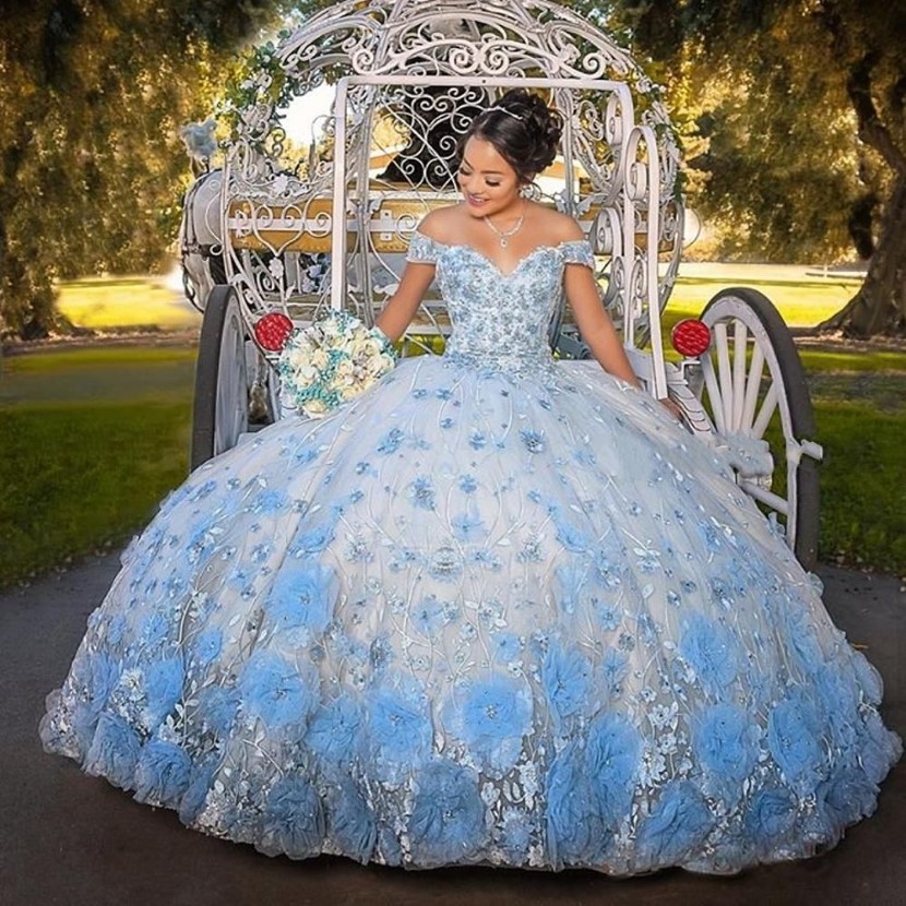 2021 Baby Blue Sweet 16 Quinceanera klänningar för flickor 3D Flowers Lace Sweetheart Lace-up Ball Gown Prom Dress Vestidos de 15 A OS210U