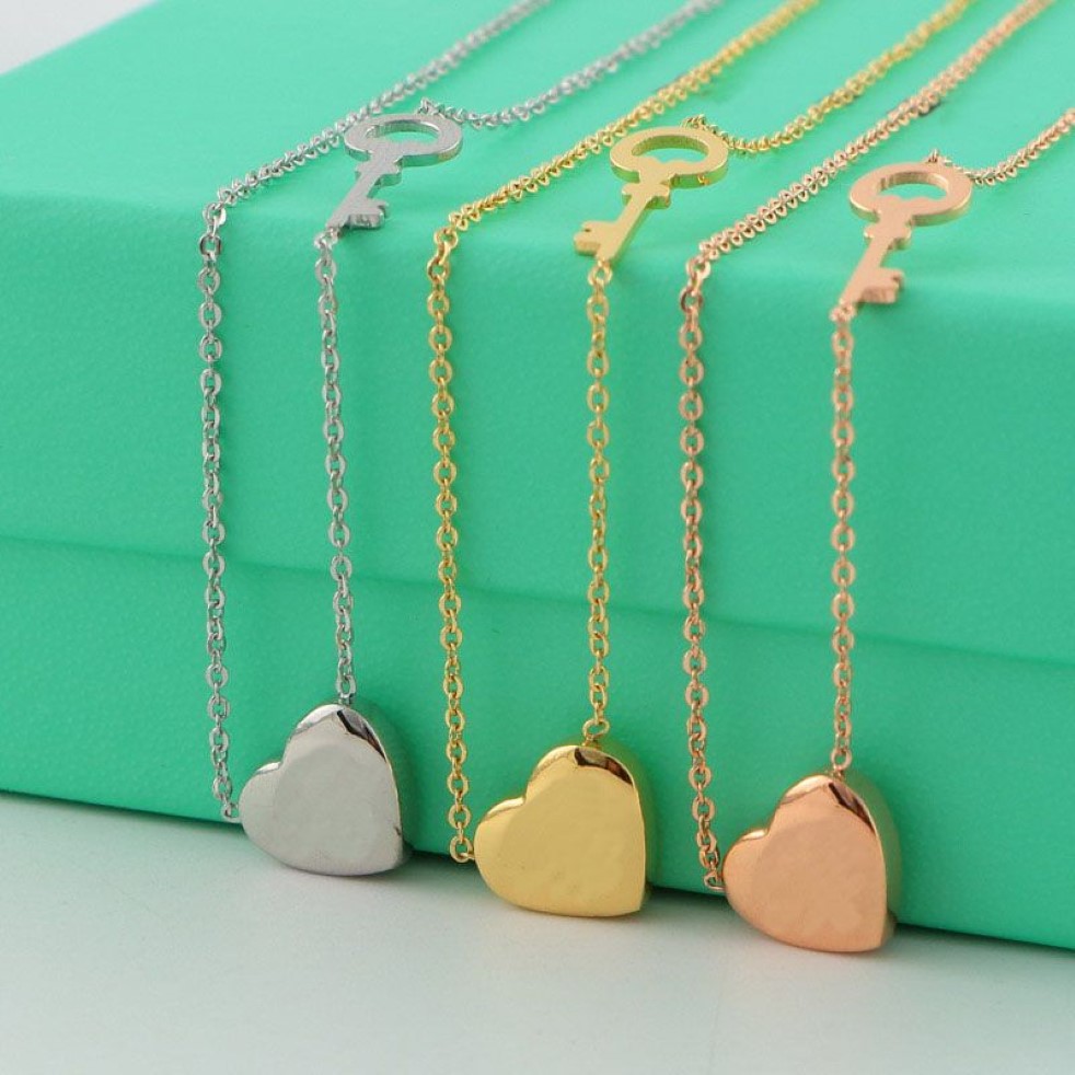 Bijoux de créateurs Pendentif coeur en trois dimensions Collier de charme Colliers d'amour en or Femmes Anneaux Bracelet Bracelets Pendentifs de luxe T285U