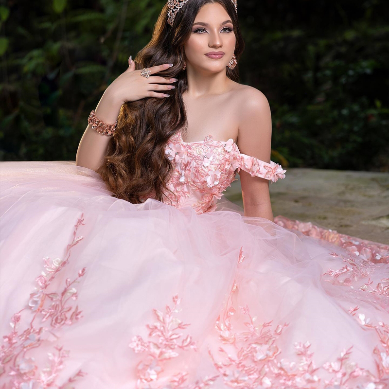 Pembe quinceanera elbise 2024 Tutkuk kapalı omuz aplikleri dantel tull doğum günü prenses elbiseleri vestidos de 15 anos