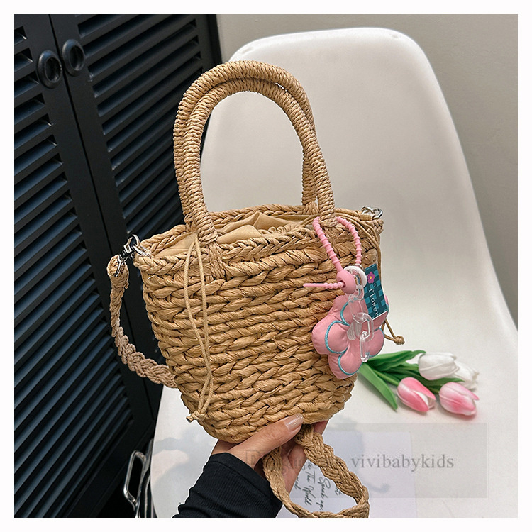 Barn Stereo Flowers Applique Handväskor 2024 Summer Girls Grass Woven Vegetable Basket Children Holiday Beach Bag Z7080