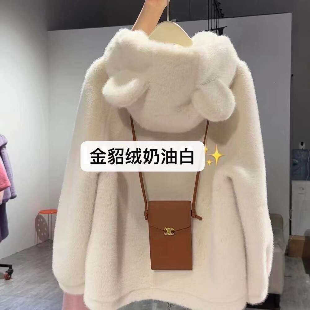 Haining Autumn Winter New Fur Medium Mink Plush Coat Kvinnor Huva söta öron Loose and Warm 6388