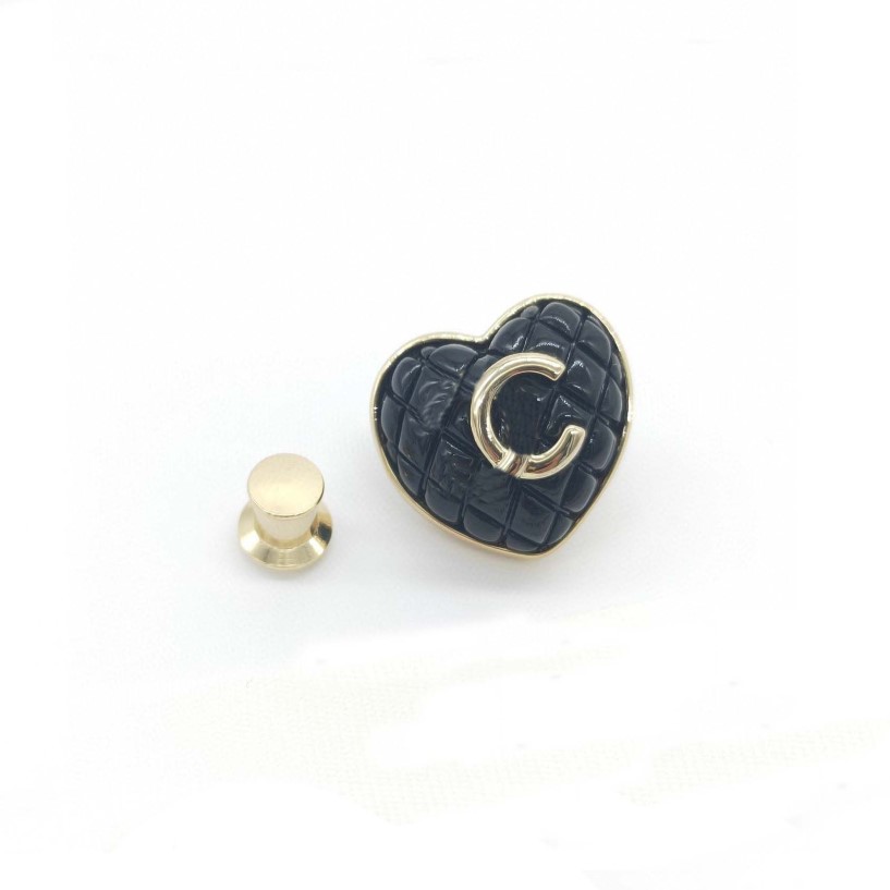 2022 Qualité de luxe Charme en forme de coeur avec forme de losange noir en plaqué or 18 carats avec tampon de boîte PS7324A206h