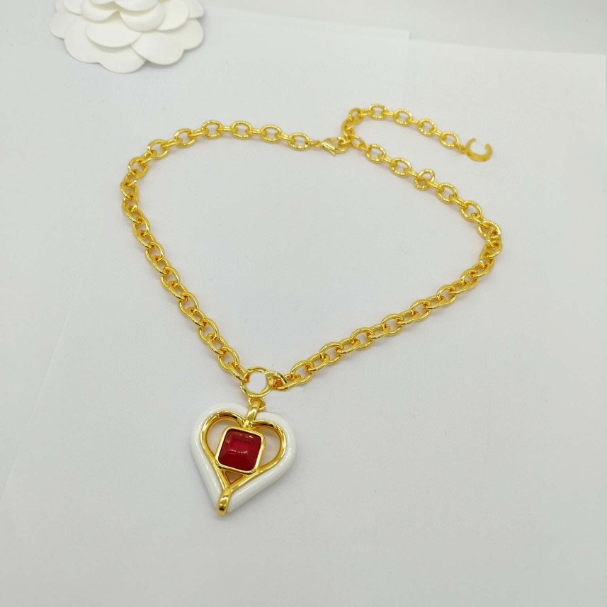 2023 Luxury Quality Charm Heart Shape Pendant Necklace With Red Diamond in 18K Gold Plated Have Stamp Box PS7520A298M