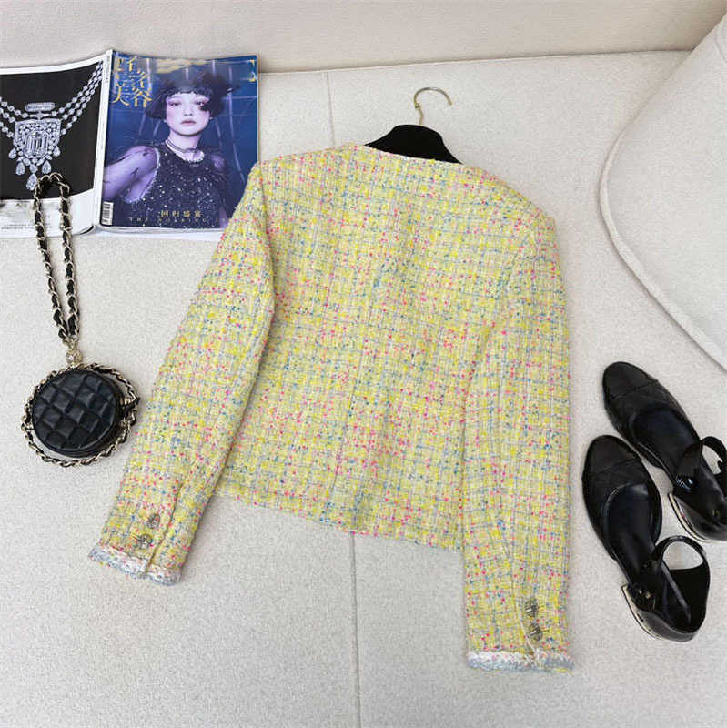Damenjacken Designer 2024 Frühfrühling New Nanyou Gaoding Cha Celebrity Girl Style Slim Weben Perlenband Blume Tweed Mantel ZWH8
