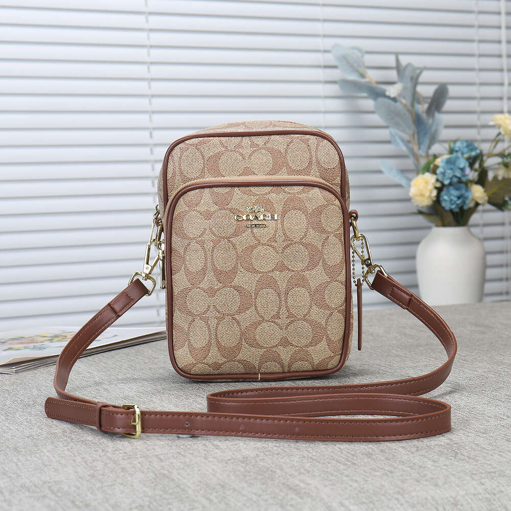 Fabriek Groothandel Mode Damestassen Nieuwe mobiele telefoon tas Dames Trendy Letter Afdrukken Enkele schouder Crossbody Lock Gesp Klein Vierkant Mode