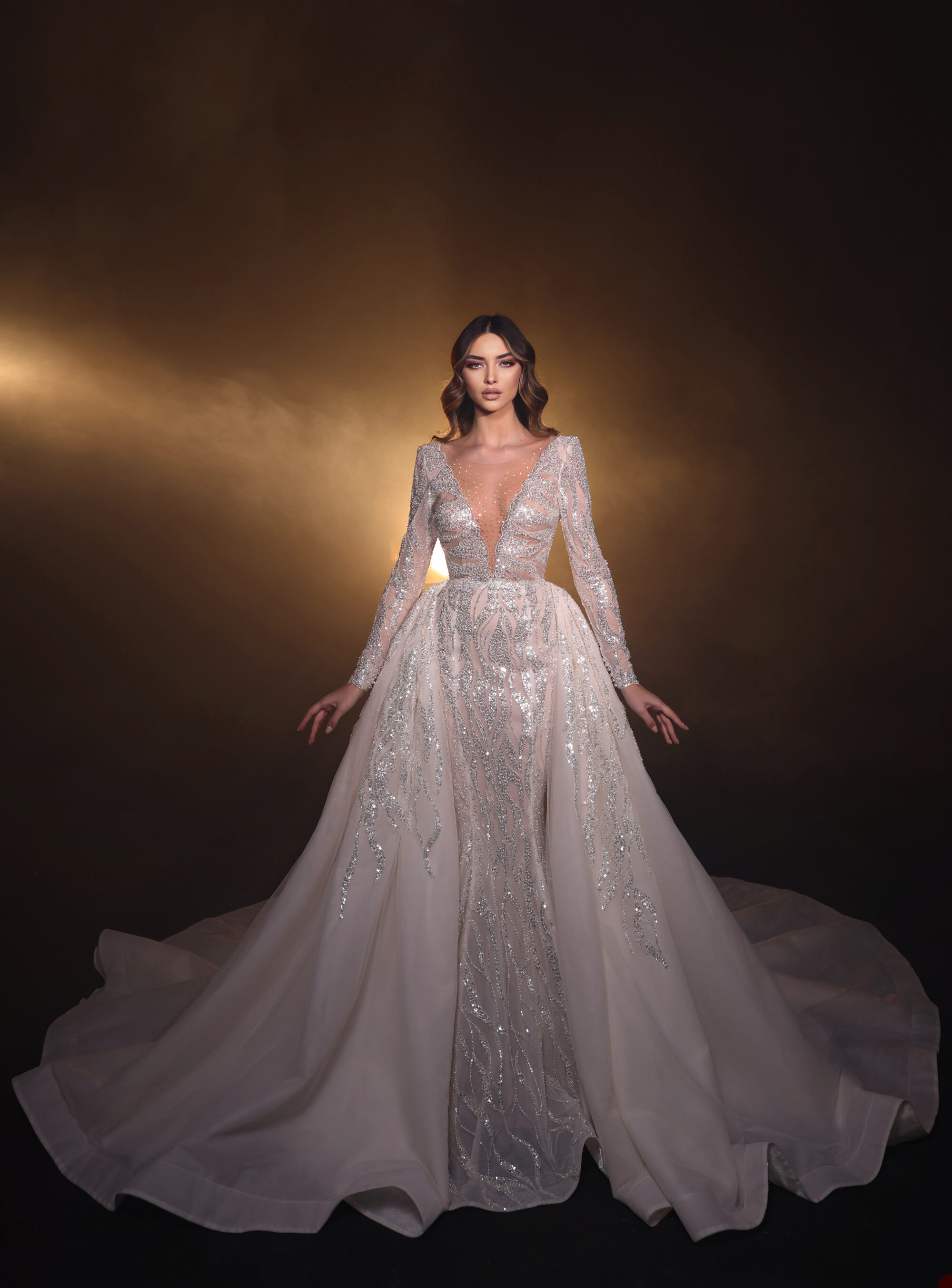 Abito da sposa con paillettes glitterate Abiti da sposa a sirena con scollo a V profondo con strascico staccabile Abiti da sposa senza schienale Sweep Train Custom Made