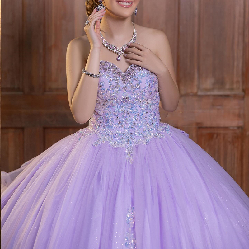 Lavendel glänsande quinceanera klänningar spetsar applikationer pärlor trötta från axel prinsess boll klänning anpassad för söt 16