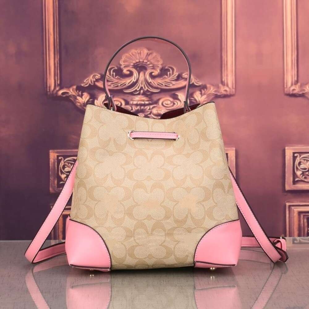 Bolsa de viagem feminina de design para mulheres * 2024 nova bolsa portátil de grande capacidade, presentes modernos e versáteis para mulheres com um ombro crossbody