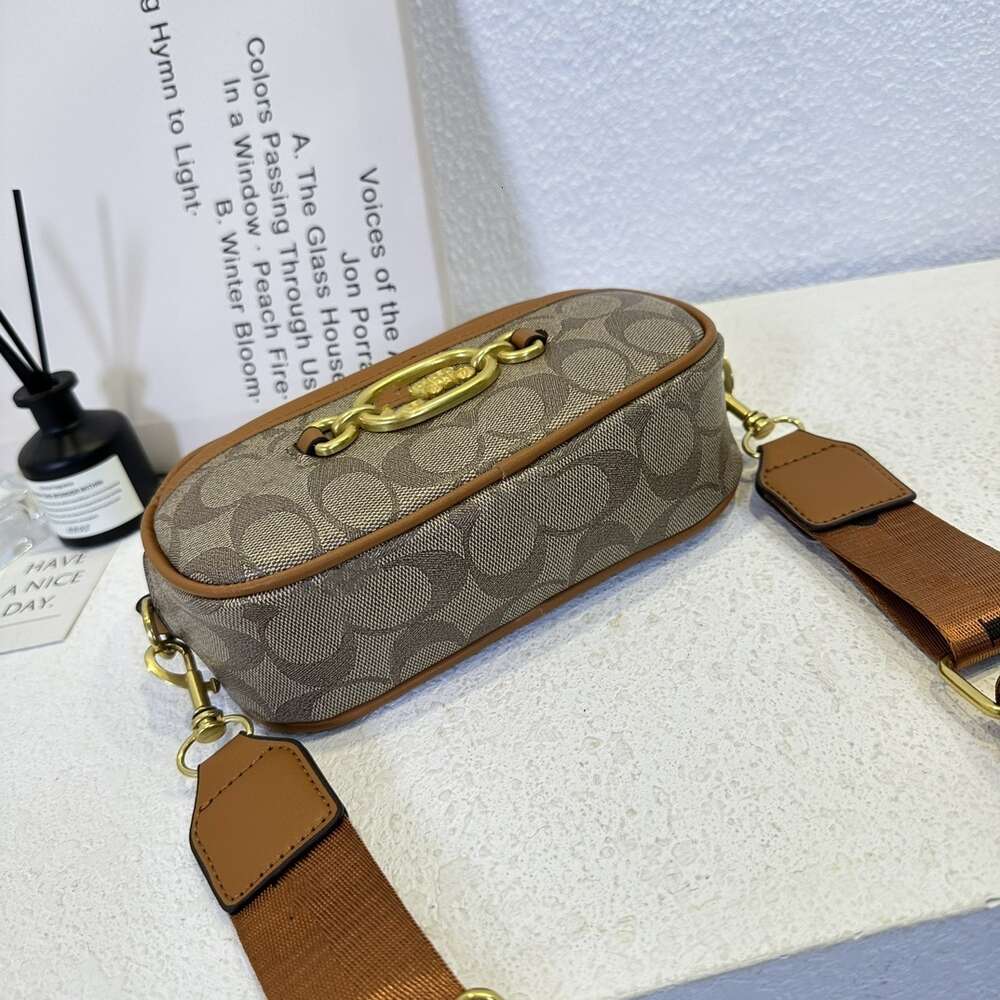 Designer Commuter Bag for Women Classic Metal Carriage Single Shoulder Crossbody Bag Avery Double Zipper Camera Small Square Women