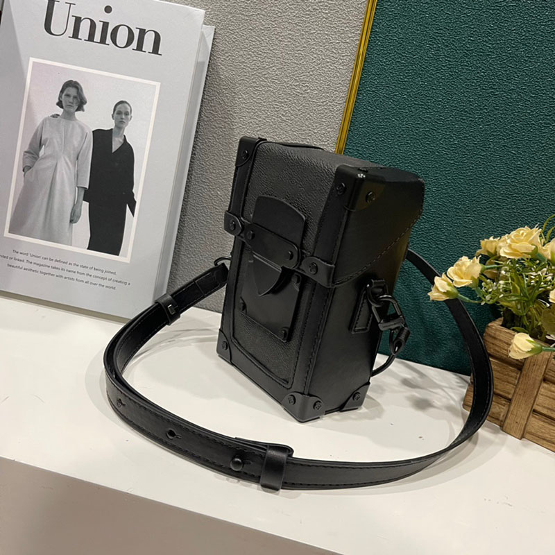 Vertical Trunk Wearable Wallet Designer Cellphone Bags Men Shoulder Bag Mini Cell Phone Bag Luxury Camera Purse Fashion Mobile Man Crossbody Handbag Vintage Bags