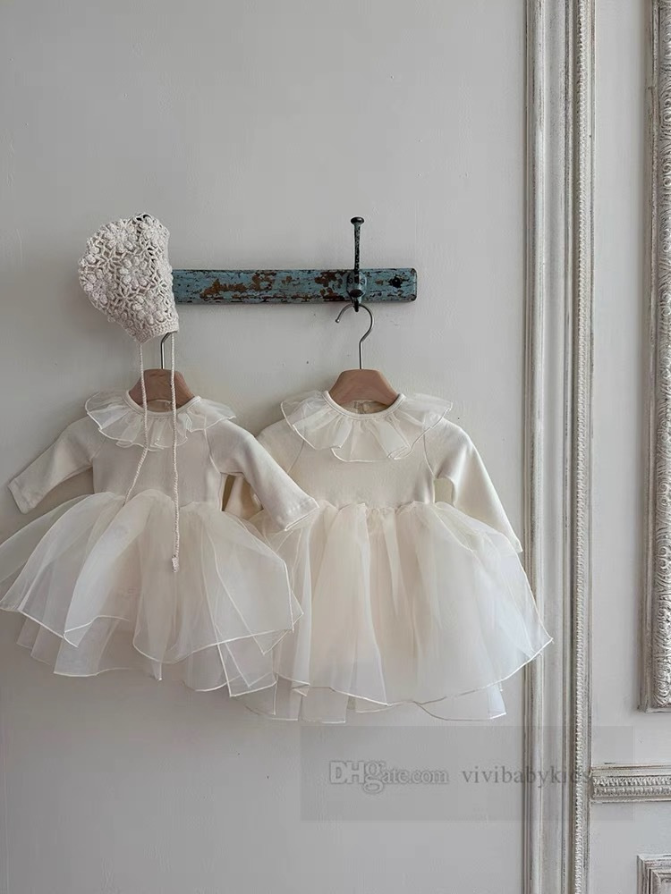 Весеннее кружевное тюлевое платье для маленьких девочек, комбинезон, платье для малышей, марлевые комбинезоны с лацканами принцессы для новорожденных, одежда для первого дня рождения Z7122