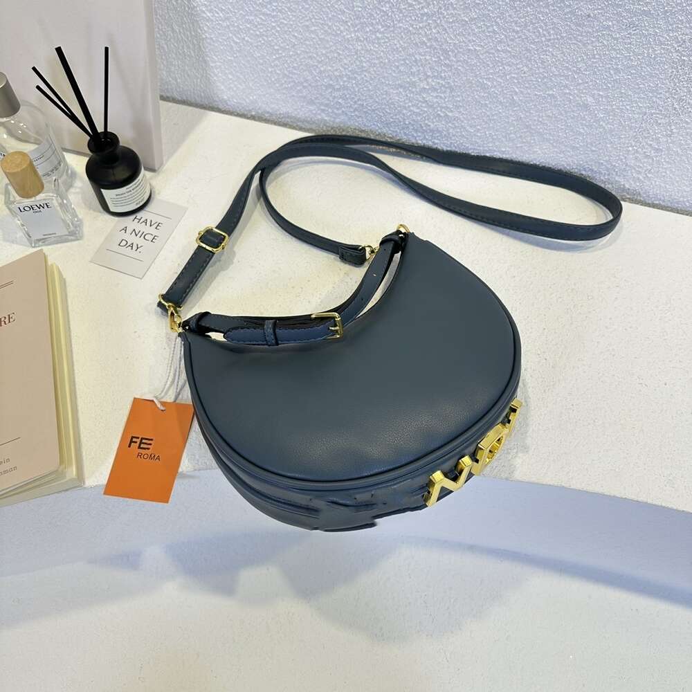 Designer novo preço de atacado moda saco couro genuíno axilas para as mulheres verão crossbody nicho dig vara crcent inspirado