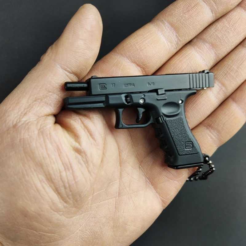 Gun Toys Toys Mini G17 Toys Guns Model Alm Guns Key Chain Gun Model Decoration Pistolet 2400308