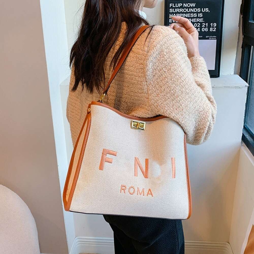 Nuovo prezzo all'ingrosso del designer Borsa moda Fnda Tote Bag Donna Nuova lettera di moda Pendolare portatile con una spalla di grande capacità