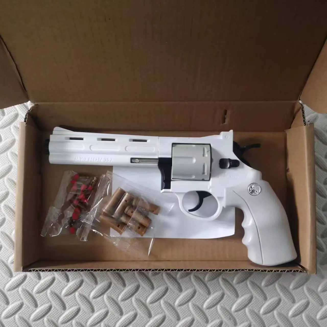 Gun Toys Gun Toys ZP5 357 Mechanical Revolver Automatyczny pistolet wyrzutni do ciągłego strzelania z miękkiej zabawki Ball Pistolet Outdoor Pistolet dla dorosłych dzieci 2400308