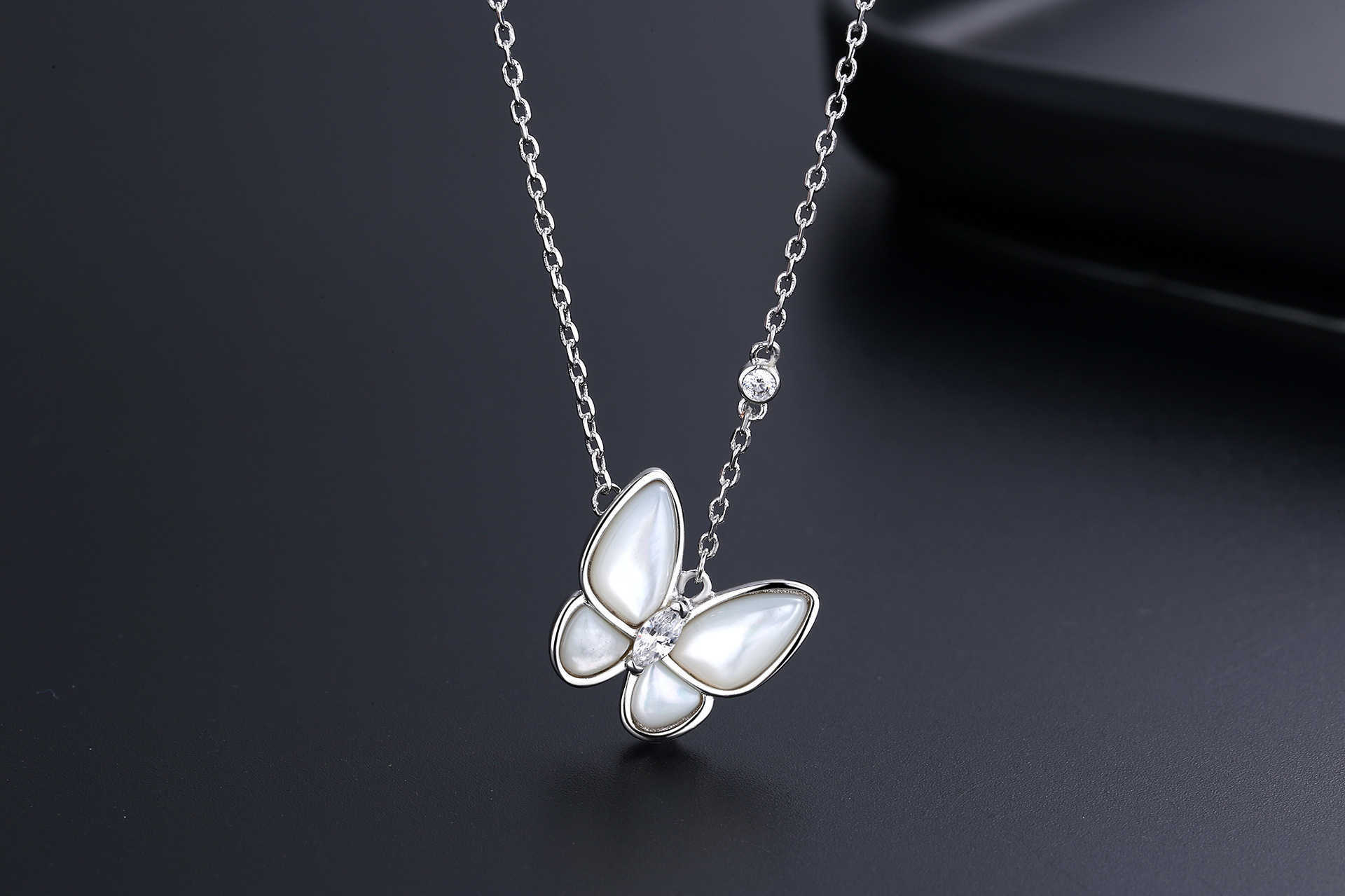V Necklace High version s925 Silver Fan Family Butterfly White Fritillaria Necklace Korean Version Simple Fairy Clavicle Chain Pendant Special Live Broadcast