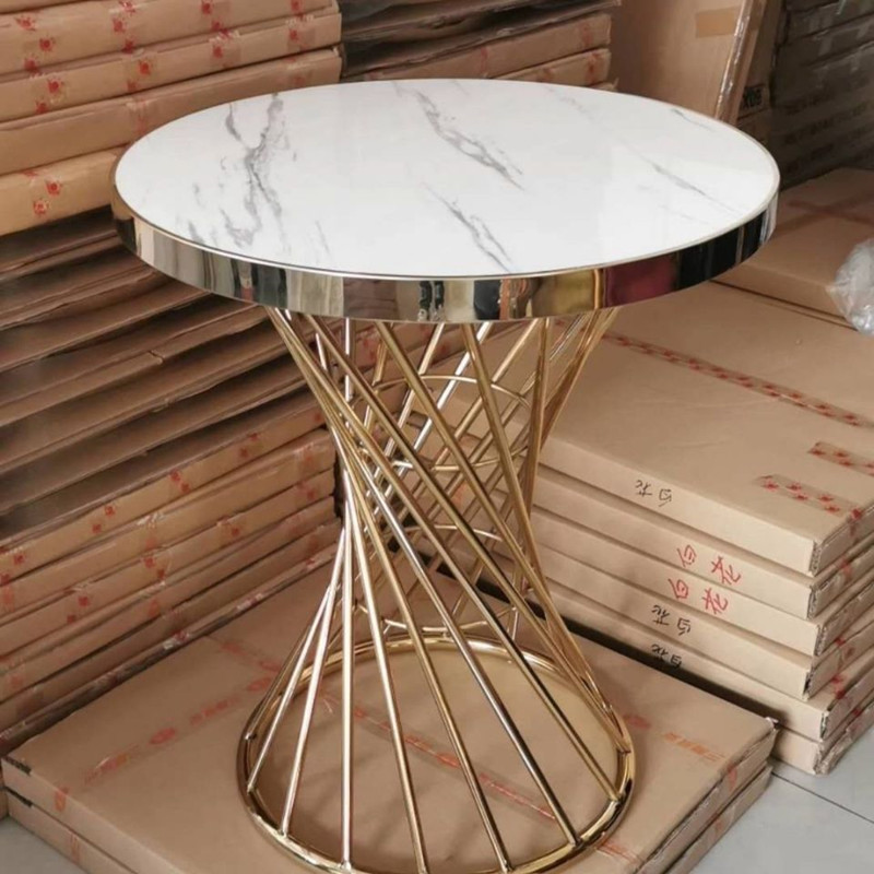 Nordic Simple Leisure Circular Edge Corner Table Imitation Marble Coffee Desk Meubles pour le décor de la chambre à coucher du balcon