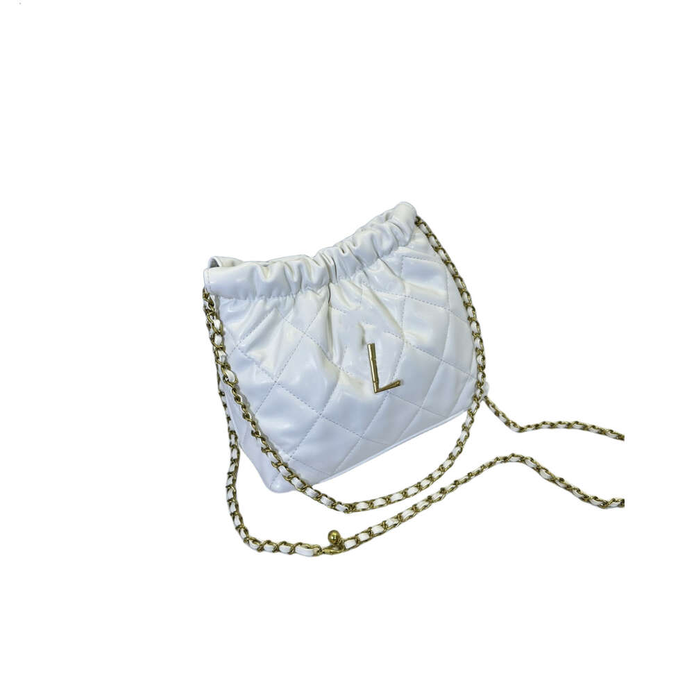 Designer novo preço de atacado bolsa de moda nova corrente lingge moda carta desenhada balde de água saco barra bola de ouro axilas único ombro crossbody menina