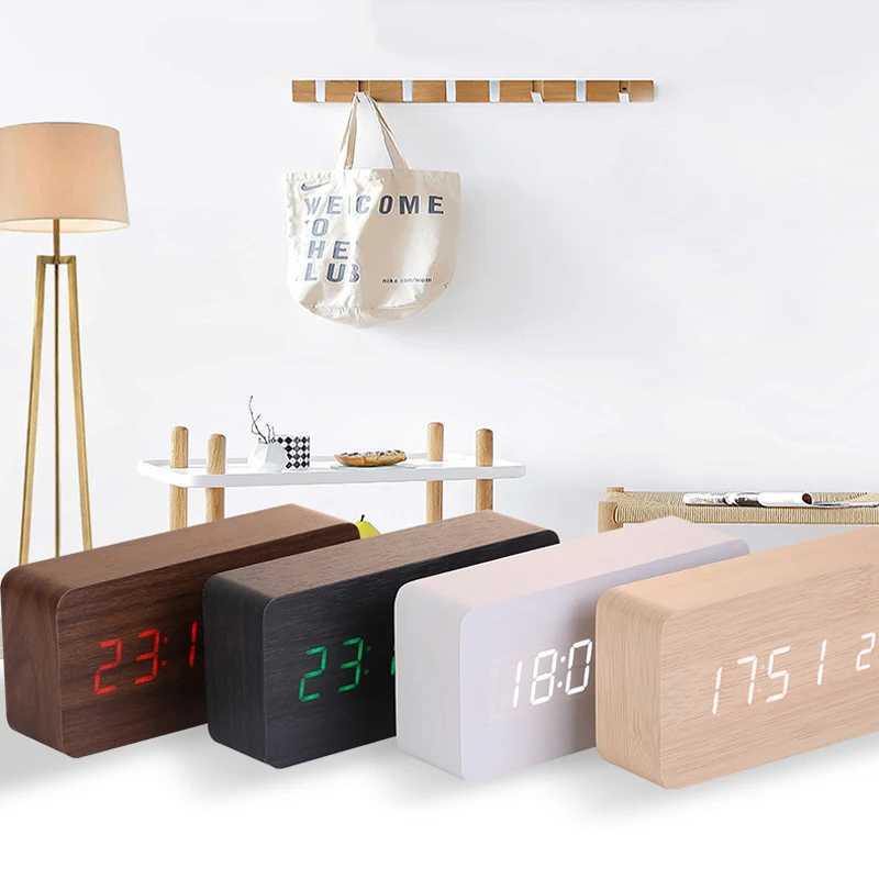 Autres horloges Accessoires Carré en bois LED Réveils intelligents pour chambres à coucher Horloge de chevet numérique avec commande vocale de température Horloge de bureau L2403