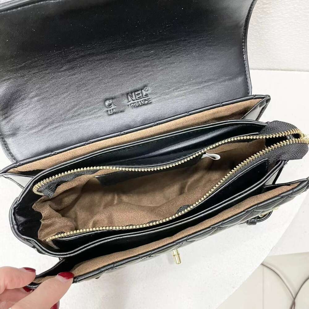 Bolsa de mão designer de moda europeia e americana nas axilas ombro nova alta capacidade lingge corrente crossbody casual tendência feminina bolsa versátil