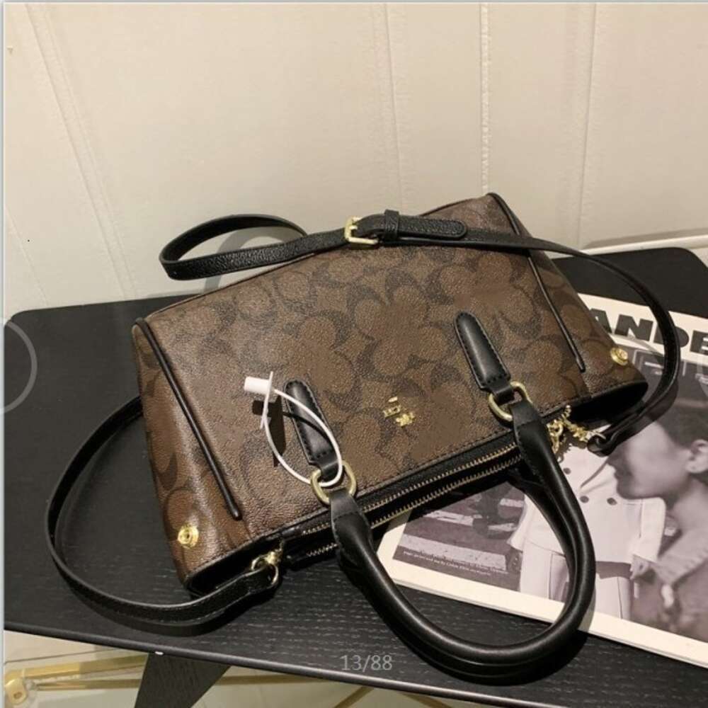 Billiga grossistdesigner handväskor nya kouchi kvinnors väska familj mollie doftande bris jasmine tote handhållen shopping singel axel crossbody