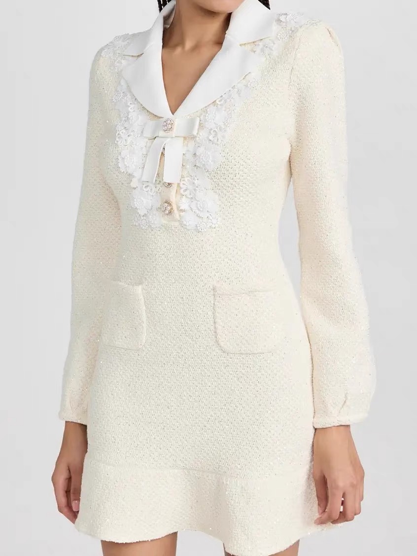 Petit col tricoté parfumé autoportrait ivoire blanc à manches longues jupe courte dentelle décoration robe tricotée pour les femmes