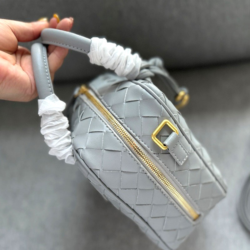 Fashion Designer bag new utility rate super cute love bag self weight is very light capacity also large size23.5X17.5cm briefcase