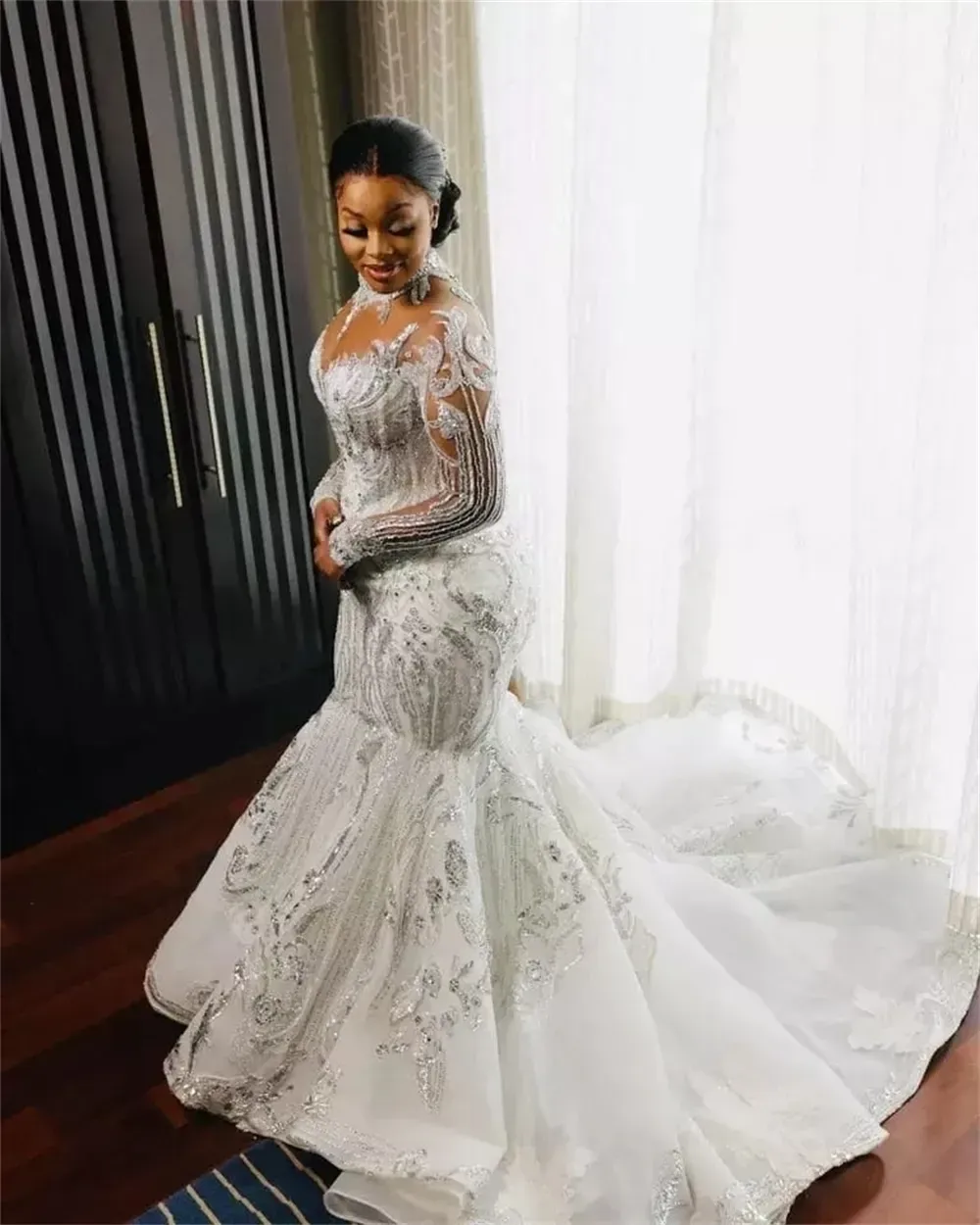 2024 Long Sleeves Mermaid Wedding Dresses Bridal Gown Sequins Lace Applique High Neck Sweep Train Custom Made Vestidos de novia Plus Size Beach Garden