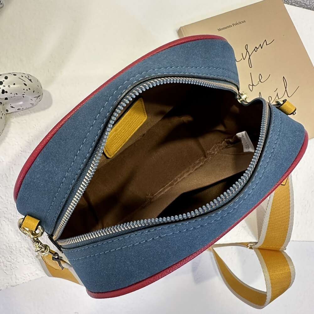 Wholesale Designer New Handbags 50% Off Fashionable Bag for Women in Spring Contrasting Small Square Single Shoulder Crossbody Popular Camera Wide Strap
