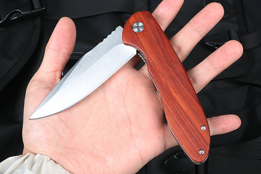 High Quality M7722 Flipper Knife 440C Satin Drop Point Blade Rosewood with Steel Sheet Handle Ball Bearing Outdoor Camping Hiking Fishing EDC Pocket Knives