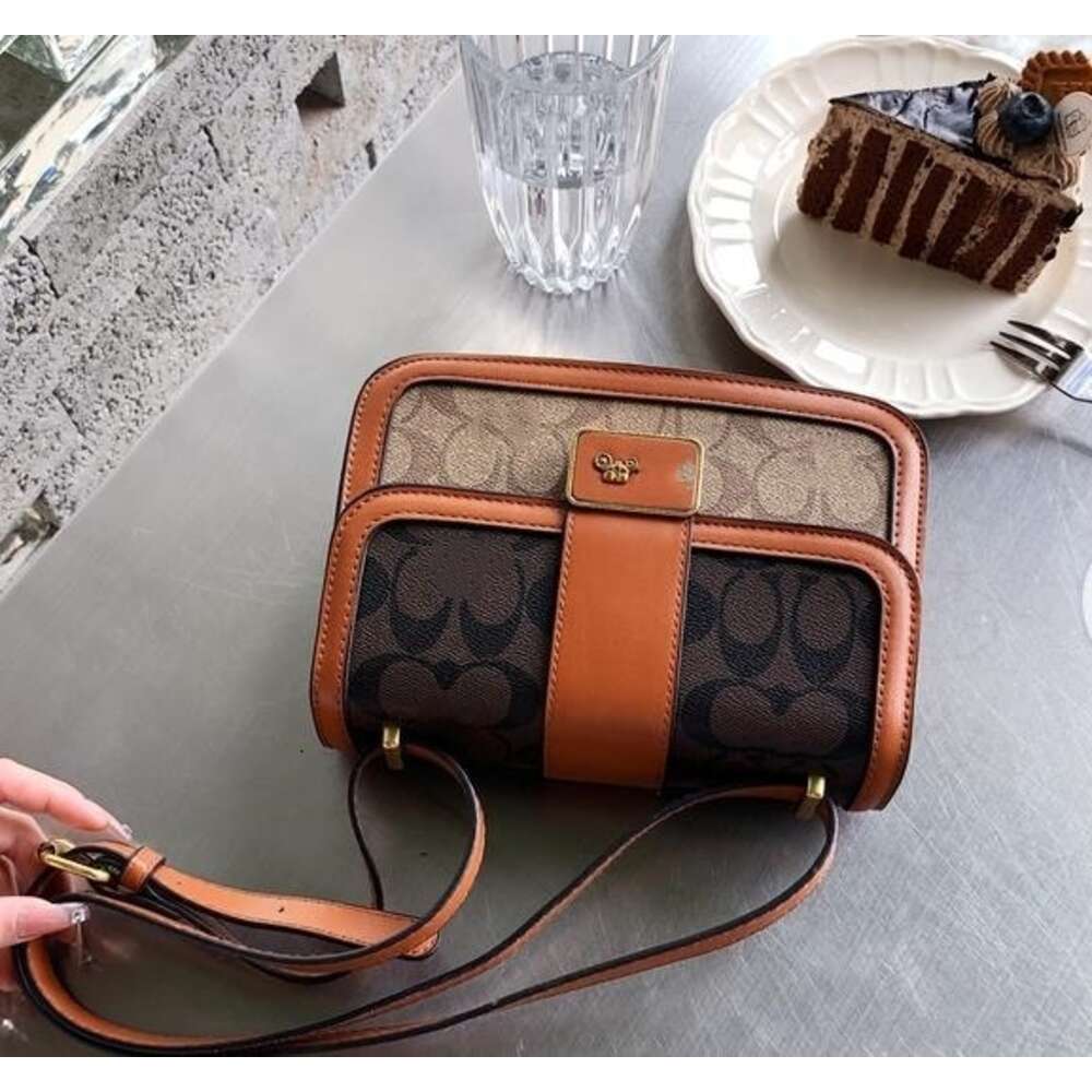 Designer Bag Factory Online Wholesale Retail Womens Bag Early Spring New Wine French Underarm Sensory Stick Crossbody Small