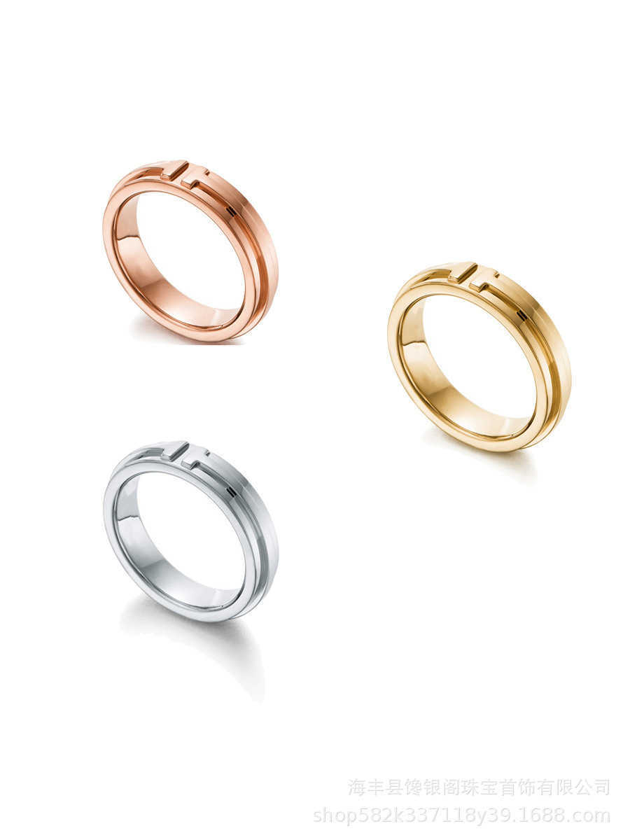 Designer Tiffay och Co Tiff Classic 925 Silver V Gold Material Hundrat Towers Double T Ring Set med sten T-ring